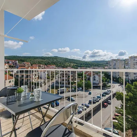 Calimero Apartment *